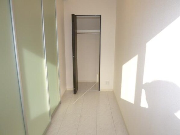 アン・ボルヌの物件内観写真